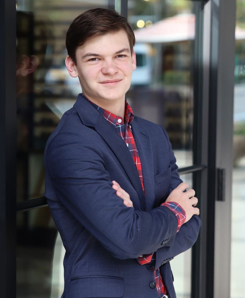 Lukeseniorpic edited